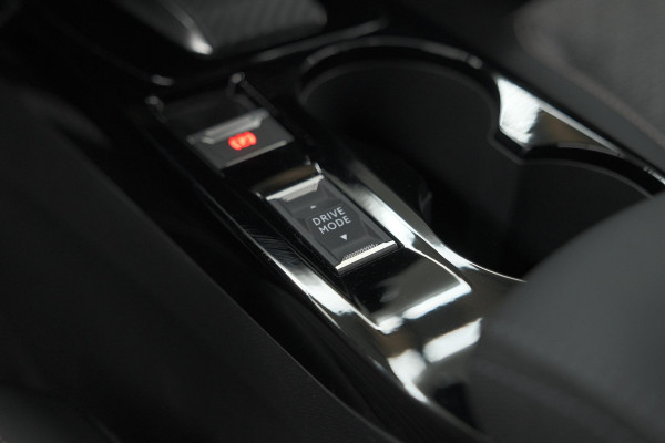 Peugeot 2008 1.2 Hybrid 145 Allure | 360 Camera | Adaptieve Cruise Control | Dodehoekdetectie | Apple Carplay