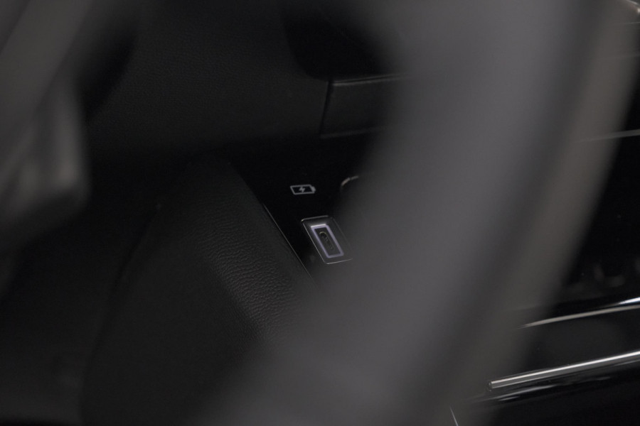 Peugeot 2008 1.2 Hybrid 145 Allure | 360 Camera | Adaptieve Cruise Control | Dodehoekdetectie | Apple Carplay
