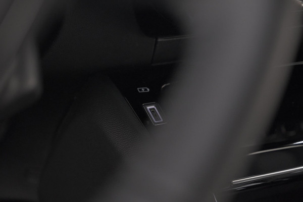 Peugeot 2008 1.2 Hybrid 145 Allure | 360 Camera | Adaptieve Cruise Control | Dodehoekdetectie | Apple Carplay