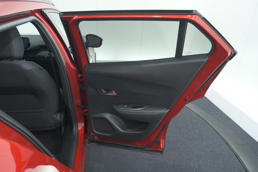 Peugeot 2008 1.2 Hybrid 145 Allure | 360 Camera | Adaptieve Cruise Control | Dodehoekdetectie | Apple Carplay