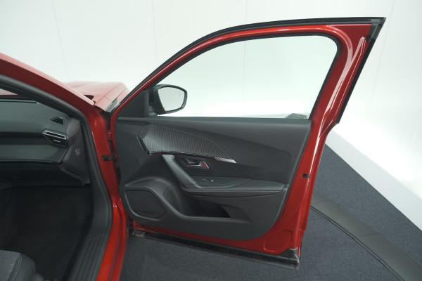 Peugeot 2008 1.2 Hybrid 145 Allure | 360 Camera | Adaptieve Cruise Control | Dodehoekdetectie | Apple Carplay