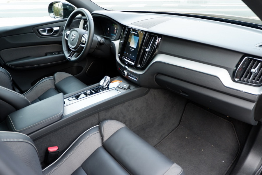 Volvo XC60 2.0 T6 AWD Pus Dark / INCL. Garantie / 360 Camera / Pano