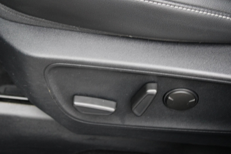 Ford Kuga 2.5 PHEV Titanium X | Winter Pack | Adaptive cruise control | Dodehoeksensoren | Camera