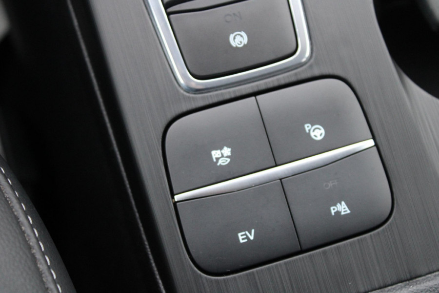 Ford Kuga 2.5 PHEV Titanium X | Winter Pack | Adaptive cruise control | Dodehoeksensoren | Camera