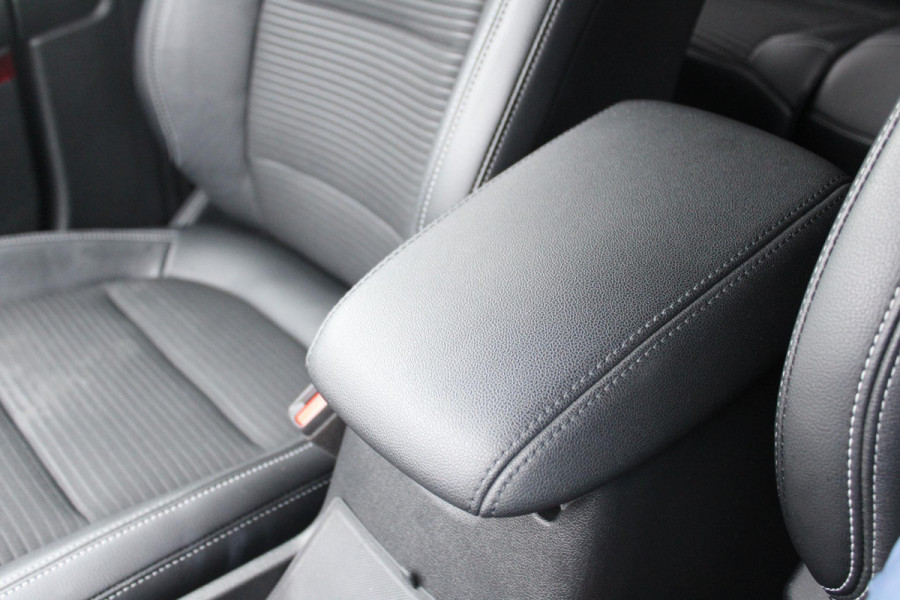 Ford Kuga 2.5 PHEV Titanium X | Winter Pack | Adaptive cruise control | Dodehoeksensoren | Camera