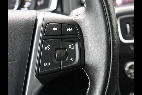 Volvo V60 2.0 T4 Sport | Adaptive cruise | Stoelverwarming | Camera | Trekhaak | Leder/Alcantara | Bi-Xenon | Sportstoelen | Climate control | R Design