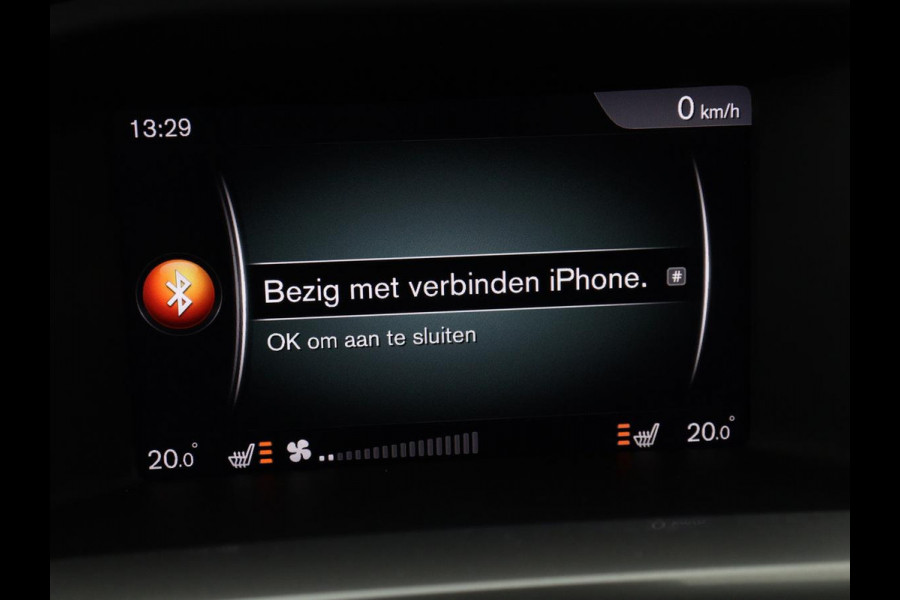 Volvo V60 2.0 T4 Sport | Adaptive cruise | Stoelverwarming | Camera | Trekhaak | Leder/Alcantara | Bi-Xenon | Sportstoelen | Climate control | R Design