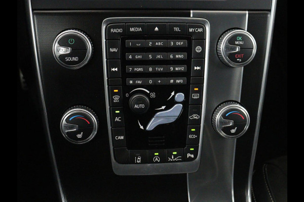 Volvo V60 2.0 T4 Sport | Adaptive cruise | Stoelverwarming | Camera | Trekhaak | Leder/Alcantara | Bi-Xenon | Sportstoelen | Climate control | R Design