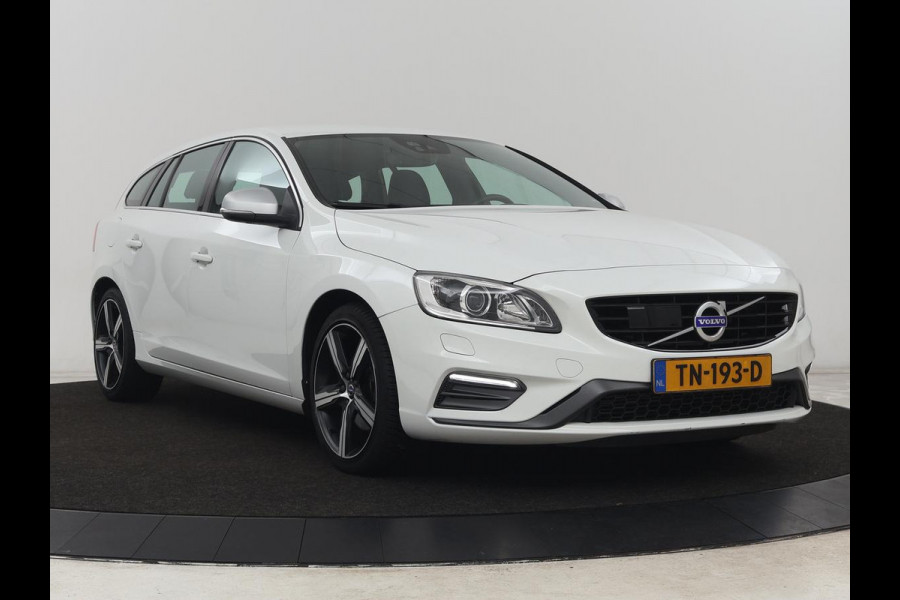 Volvo V60 2.0 T4 Sport | Adaptive cruise | Stoelverwarming | Camera | Trekhaak | Leder/Alcantara | Bi-Xenon | Sportstoelen | Climate control | R Design