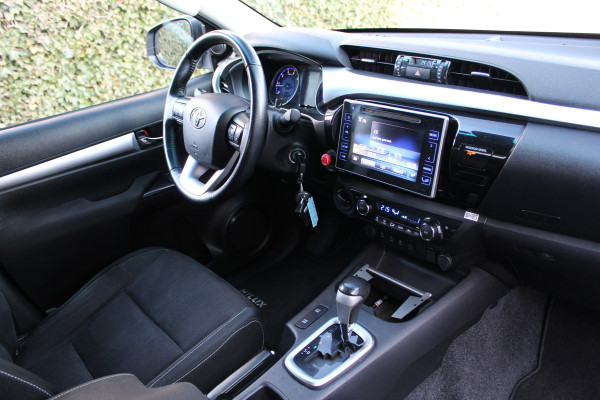 Toyota Hilux 2.4 D-4D-F 150PK E6 Aut. Double Cab Professional 4x4 incl.BPM ✓ Camera ✓ 4WD