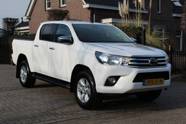 Toyota Hilux 2.4 D-4D-F 150PK E6 Aut. Double Cab Professional 4x4 incl.BPM ✓ Camera ✓ 4WD