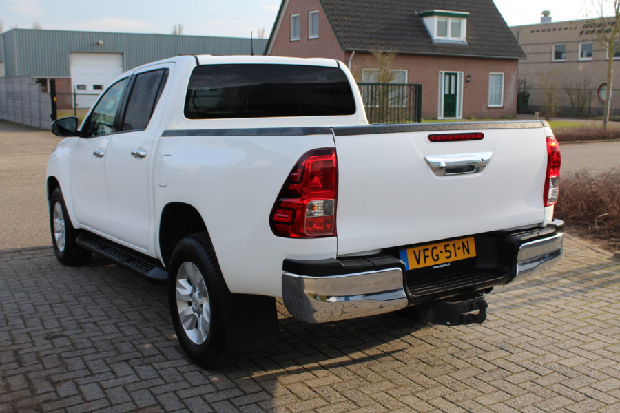 Toyota Hilux 2.4 D-4D-F 150PK E6 Aut. Double Cab Professional 4x4 incl.BPM ✓ Camera ✓ 4WD