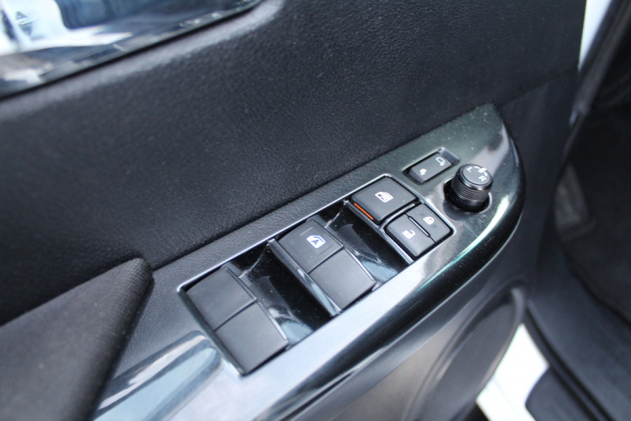 Toyota Hilux 2.4 D-4D-F 150PK E6 Aut. Double Cab Professional 4x4 incl.BPM ✓ Camera ✓ 4WD