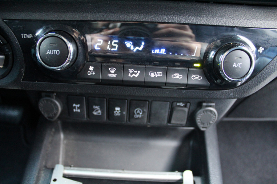 Toyota Hilux 2.4 D-4D-F 150PK E6 Aut. Double Cab Professional 4x4 incl.BPM ✓ Camera ✓ 4WD