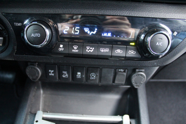 Toyota Hilux 2.4 D-4D-F 150PK E6 Aut. Double Cab Professional 4x4 incl.BPM ✓ Camera ✓ 4WD