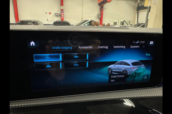 Mercedes-Benz CLA-Klasse Shooting Brake AMG 35 4MATIC Pano