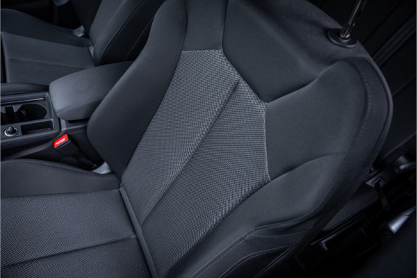 Audi Q3 Sportback 45 TFSI e S Edition - 20inch - Optiek zwart - Keyless