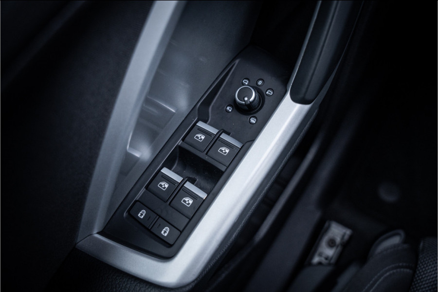 Audi Q3 Sportback 45 TFSI e S Edition - 20inch - Optiek zwart - Keyless