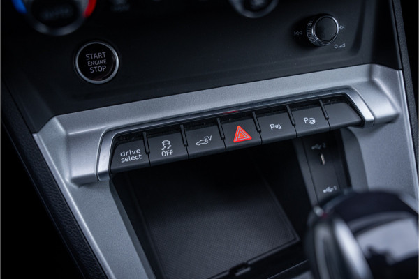 Audi Q3 Sportback 45 TFSI e S Edition - 20inch - Optiek zwart - Keyless