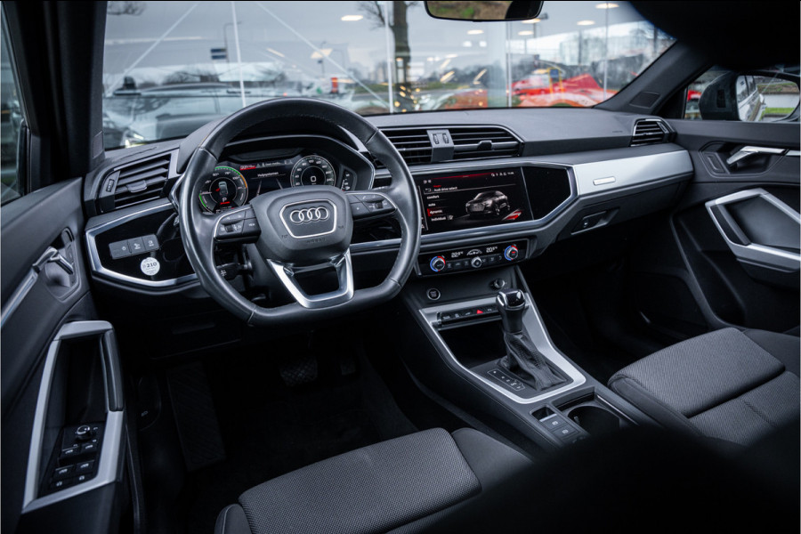 Audi Q3 Sportback 45 TFSI e S Edition - 20inch - Optiek zwart - Keyless