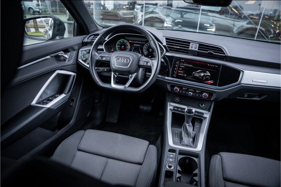 Audi Q3 Sportback 45 TFSI e S Edition - 20inch - Optiek zwart - Keyless