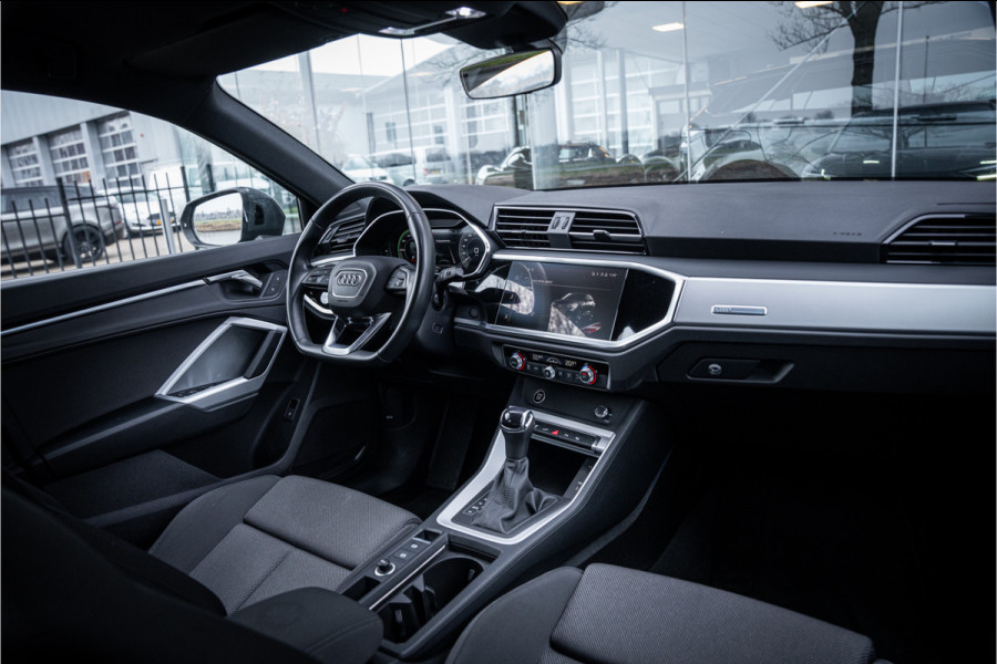 Audi Q3 Sportback 45 TFSI e S Edition - 20inch - Optiek zwart - Keyless