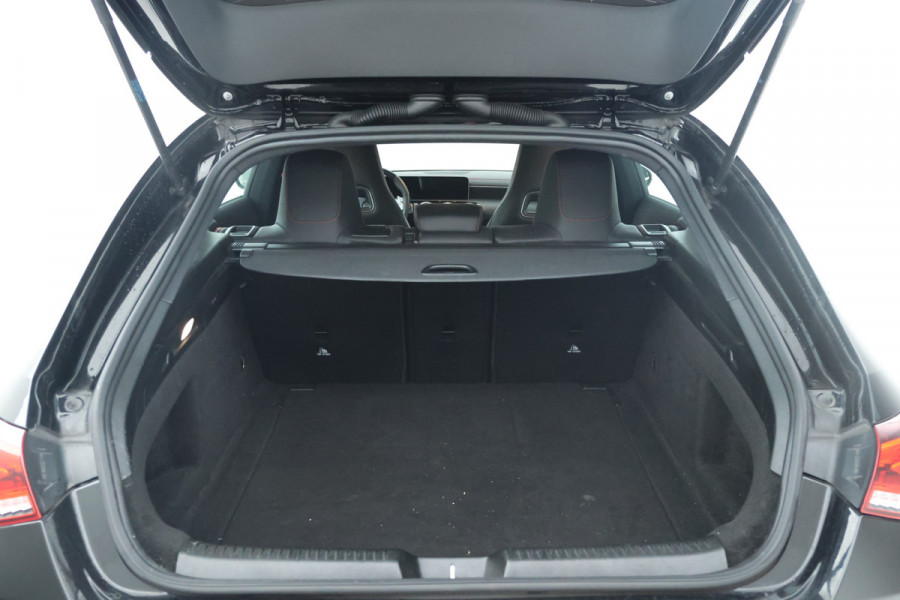 Mercedes-Benz CLA-Klasse Shooting Brake AMG 45 S 4MATIC+ 422Pk, Navigatie, Climate
