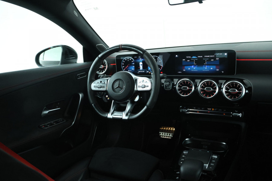Mercedes-Benz CLA-Klasse Shooting Brake AMG 45 S 4MATIC+ 422Pk, Navigatie, Climate