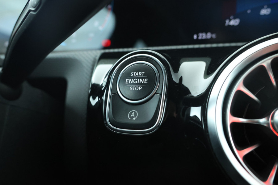 Mercedes-Benz CLA-Klasse Shooting Brake AMG 45 S 4MATIC+ 422Pk, Navigatie, Climate