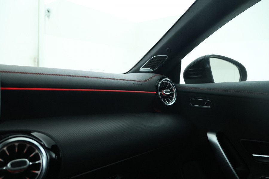 Mercedes-Benz CLA-Klasse Shooting Brake AMG 45 S 4MATIC+ 422Pk, Navigatie, Climate