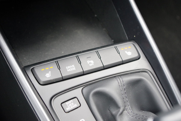 Hyundai i20 1.0 T-GDI Automaat Comfort HEV, Stuur & Stoelverwarming, Camera, Carplay