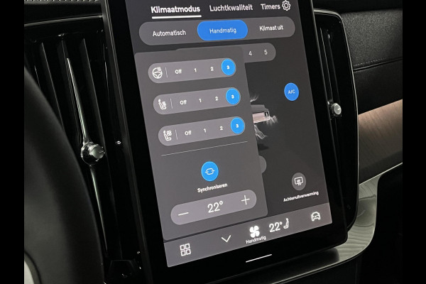 Volvo XC90 2.0 T8 Plug-in hybrid AWD Ultra Dark Luchtvering | Massage | Bowers & Wilkins | Trekhaak | Adapt. Cruise | Stoelventilatie | 22" wielen | 360 camera | Head-up