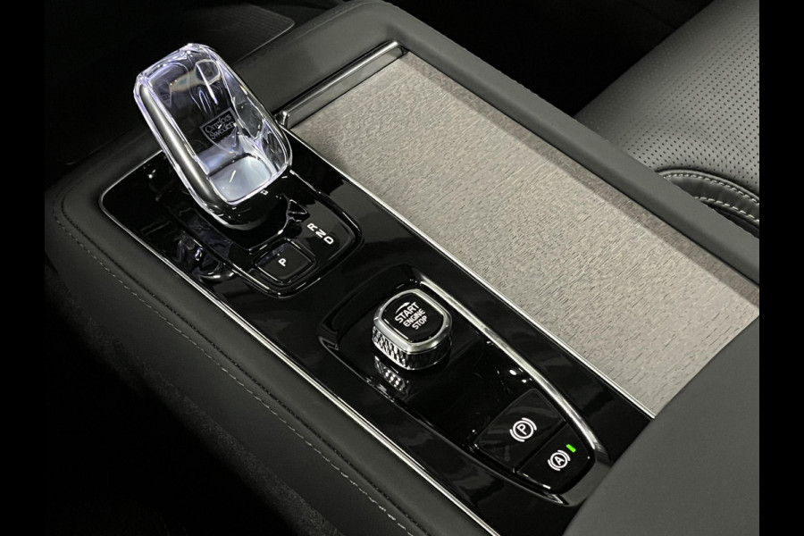 Volvo XC90 2.0 T8 Plug-in hybrid AWD Ultra Dark Luchtvering | Massage | Bowers & Wilkins | Trekhaak | Adapt. Cruise | Stoelventilatie | 22" wielen | 360 camera | Head-up