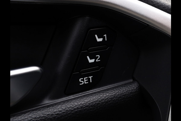 Toyota RAV4 2.5 Plugin Hybrid Bi-Tone+ | Panoramadak | JBL | Stoelventilatie