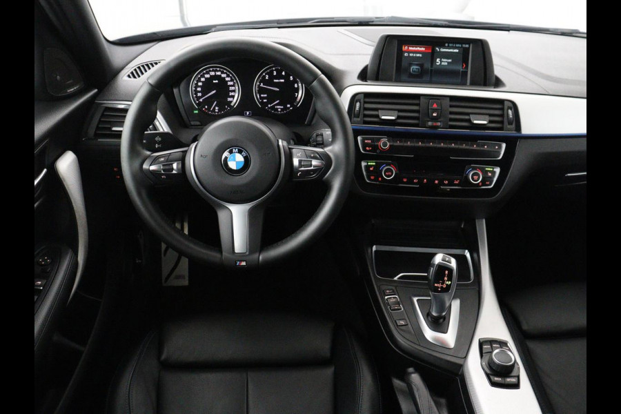 BMW 1-serie 118i M Sport | Leder | Stoelverwarming | Full LED | Sportstoelen | Harman/Kardon | Climate control | Parkeerhulp | Bluetooth | Cruise control