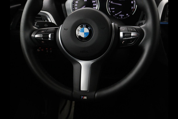 BMW 1-serie 118i M Sport | Leder | Stoelverwarming | Full LED | Sportstoelen | Harman/Kardon | Climate control | Parkeerhulp | Bluetooth | Cruise control