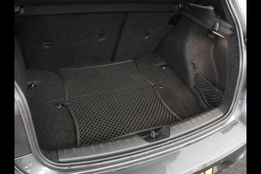 BMW 1-serie 118i M Sport | Leder | Stoelverwarming | Full LED | Sportstoelen | Harman/Kardon | Climate control | Parkeerhulp | Bluetooth | Cruise control