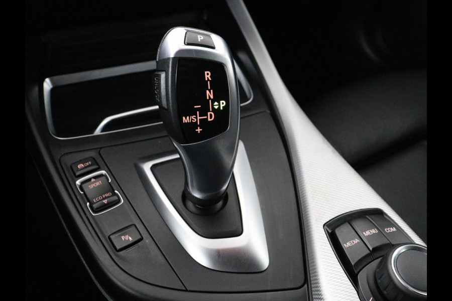 BMW 1-serie 118i M Sport | Leder | Stoelverwarming | Full LED | Sportstoelen | Harman/Kardon | Climate control | Parkeerhulp | Bluetooth | Cruise control