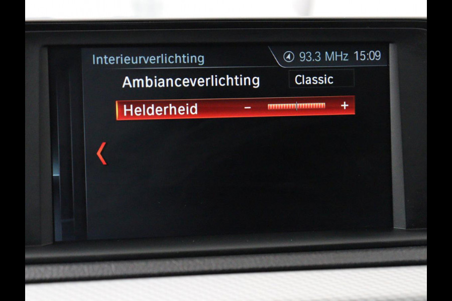 BMW 1-serie 118i M Sport | Leder | Stoelverwarming | Full LED | Sportstoelen | Harman/Kardon | Climate control | Parkeerhulp | Bluetooth | Cruise control