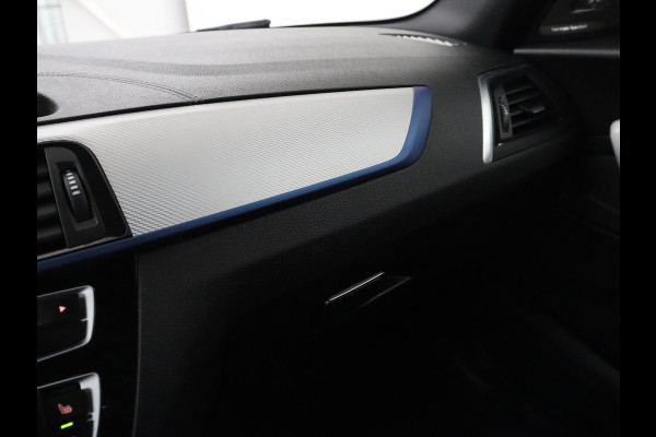 BMW 1-serie 118i M Sport | Leder | Stoelverwarming | Full LED | Sportstoelen | Harman/Kardon | Climate control | Parkeerhulp | Bluetooth | Cruise control