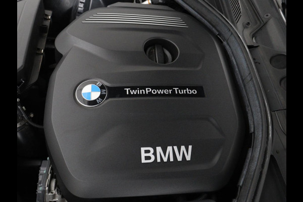 BMW 1-serie 118i M Sport | Leder | Stoelverwarming | Full LED | Sportstoelen | Harman/Kardon | Climate control | Parkeerhulp | Bluetooth | Cruise control