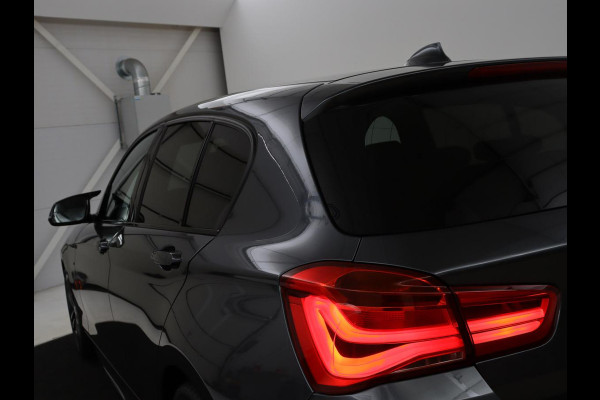 BMW 1-serie 118i M Sport | Leder | Stoelverwarming | Full LED | Sportstoelen | Harman/Kardon | Climate control | Parkeerhulp | Bluetooth | Cruise control