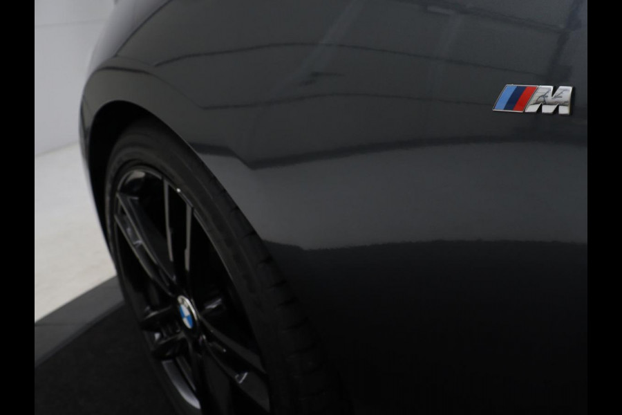 BMW 1-serie 118i M Sport | Leder | Stoelverwarming | Full LED | Sportstoelen | Harman/Kardon | Climate control | Parkeerhulp | Bluetooth | Cruise control