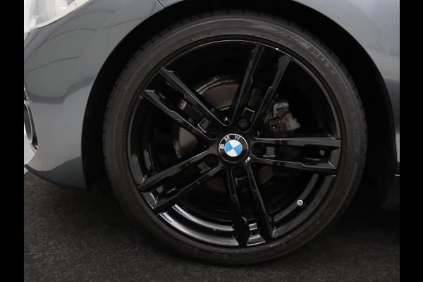 BMW 1-serie 118i M Sport | Leder | Stoelverwarming | Full LED | Sportstoelen | Harman/Kardon | Climate control | Parkeerhulp | Bluetooth | Cruise control