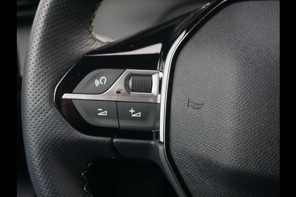Peugeot e-2008 EV GT Avantage 54 kWh Alcantara interieur
