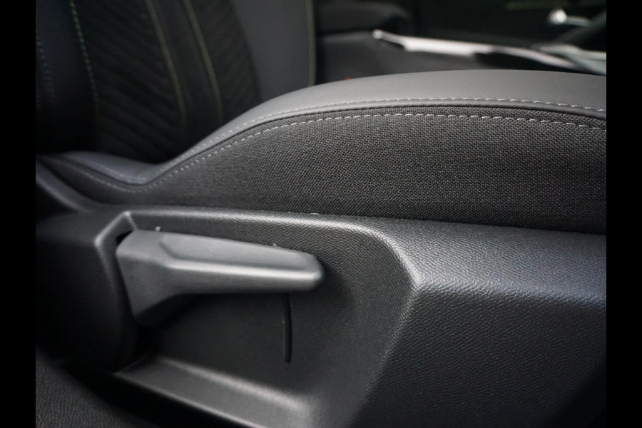 Peugeot e-2008 EV GT Avantage 54 kWh Alcantara interieur