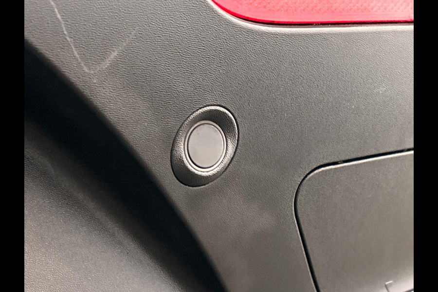 Mercedes-Benz EQC 400 4MATIC AMG 80 kWh | SOH 95 % | Origineel Nederlands | Trekhaak | Adaptieve/Cruise | Camera