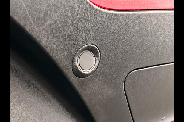 Mercedes-Benz EQC 400 4MATIC AMG 80 kWh | SOH 95 % | Origineel Nederlands | Trekhaak | Adaptieve/Cruise | Camera