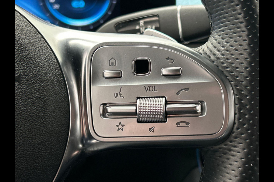 Mercedes-Benz EQC 400 4MATIC AMG 80 kWh | SOH 95 % | Origineel Nederlands | Trekhaak | Adaptieve/Cruise | Camera