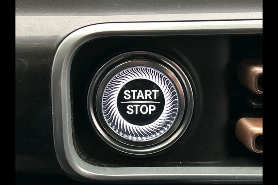 Mercedes-Benz EQC 400 4MATIC AMG 80 kWh | SOH 95 % | Origineel Nederlands | Trekhaak | Adaptieve/Cruise | Camera